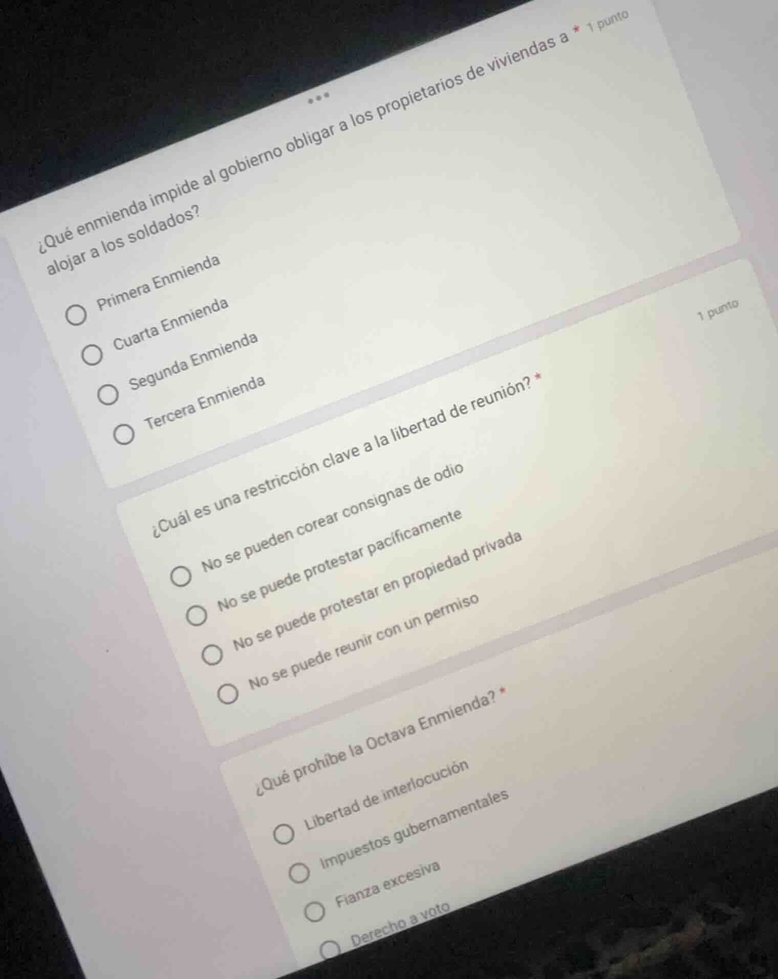¿qué enmienda impide al gobierno obligar a los propietarios de vivienda…