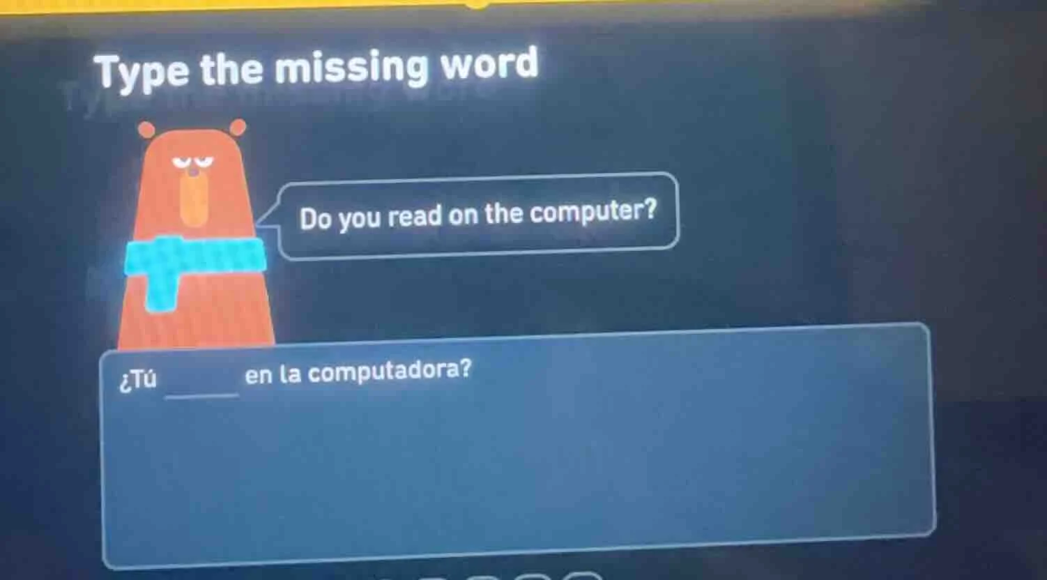 type the missing word do you read on the computer? ¿tú ______ en la com…